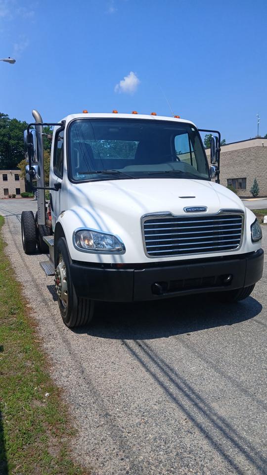 Freightliner M2 106 Medium Duty  2017