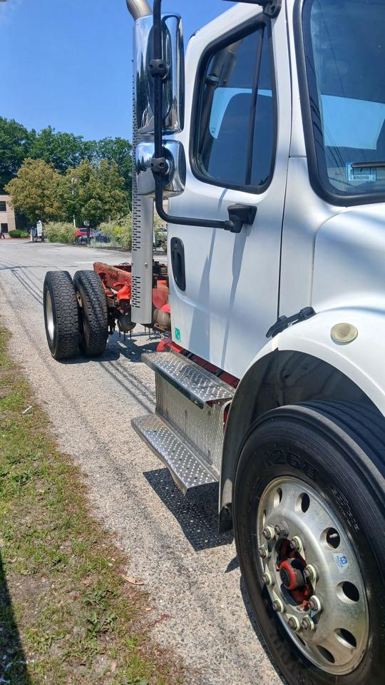 Freightliner M2 106 Medium Duty  2017