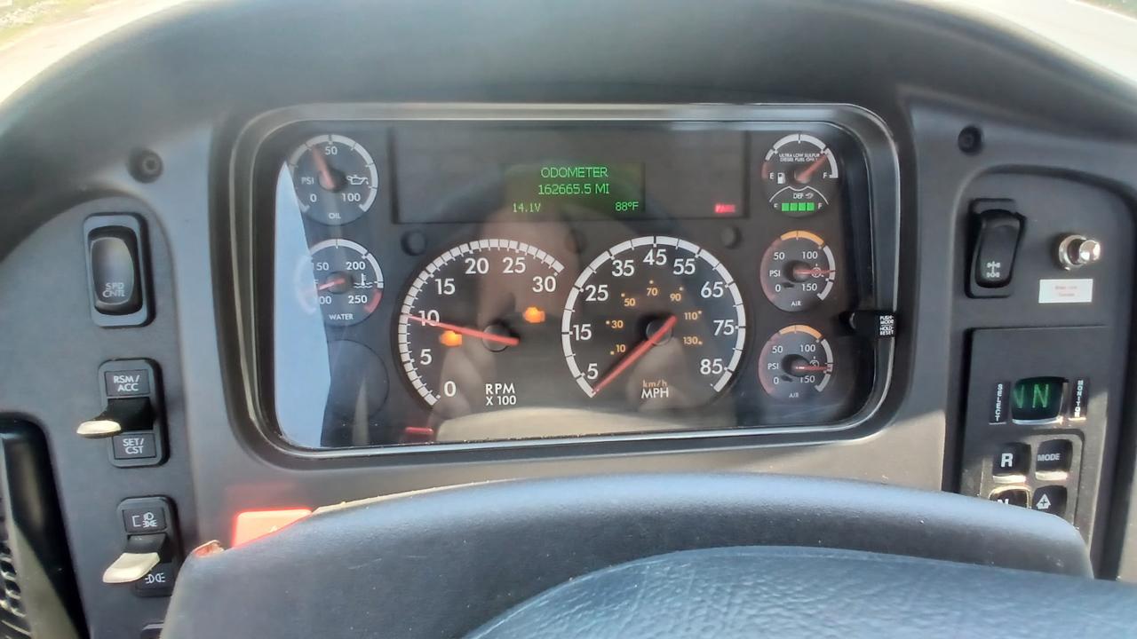 Freightliner M2 106 Medium Duty  2017