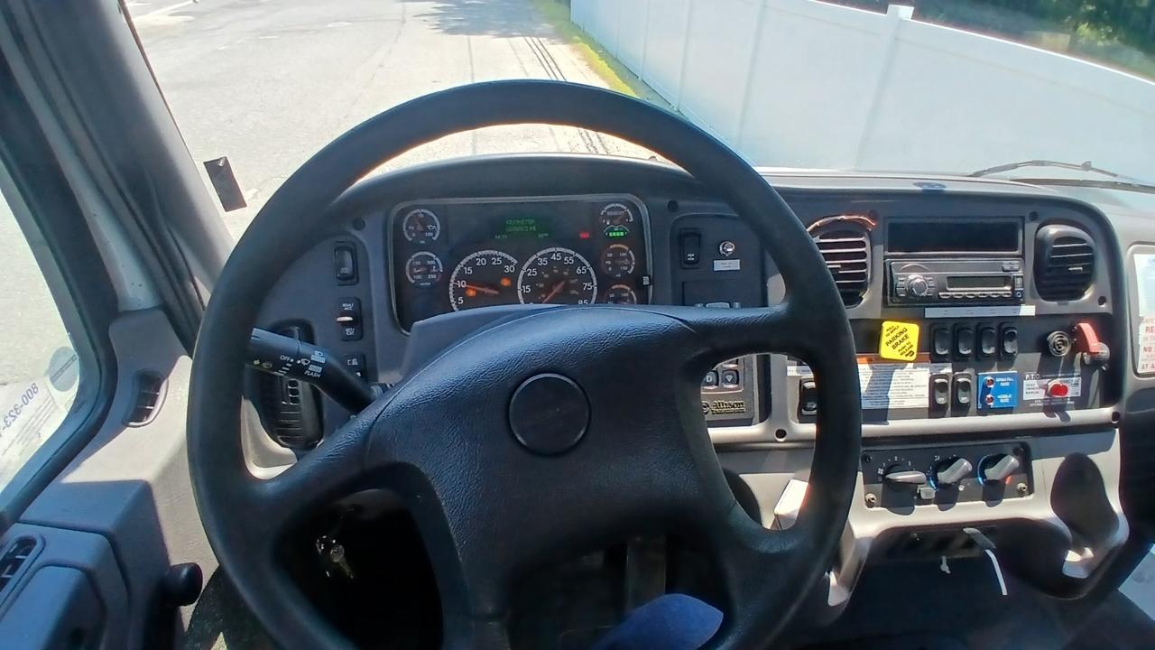 Freightliner M2 106 Medium Duty  2017