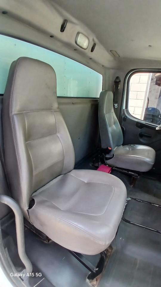 Freightliner M2 106  2005