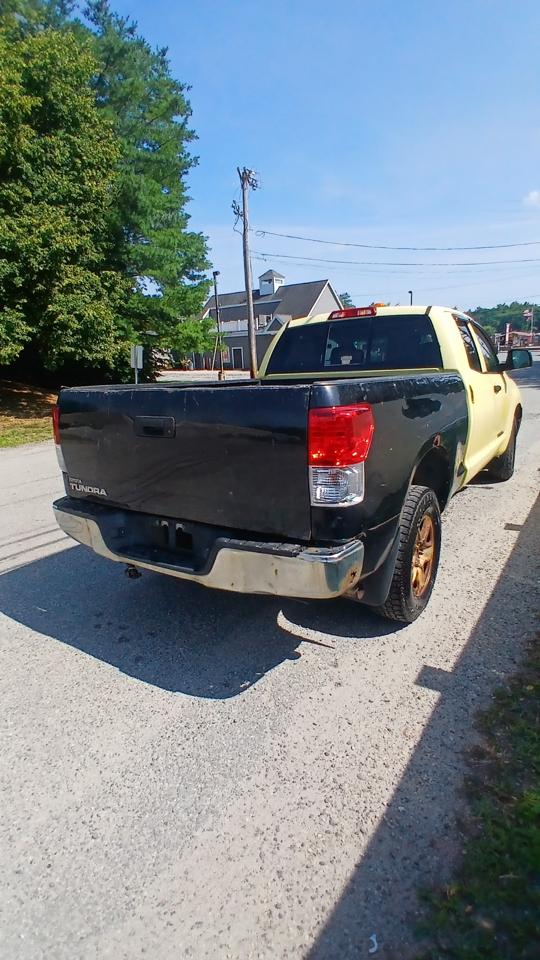 Toyota Tundra  2011