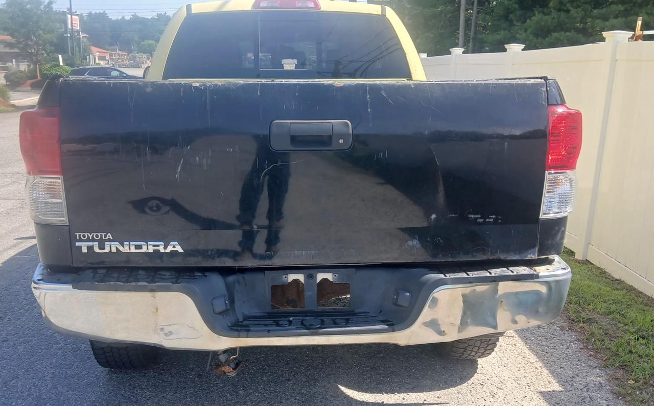 Toyota Tundra  2011