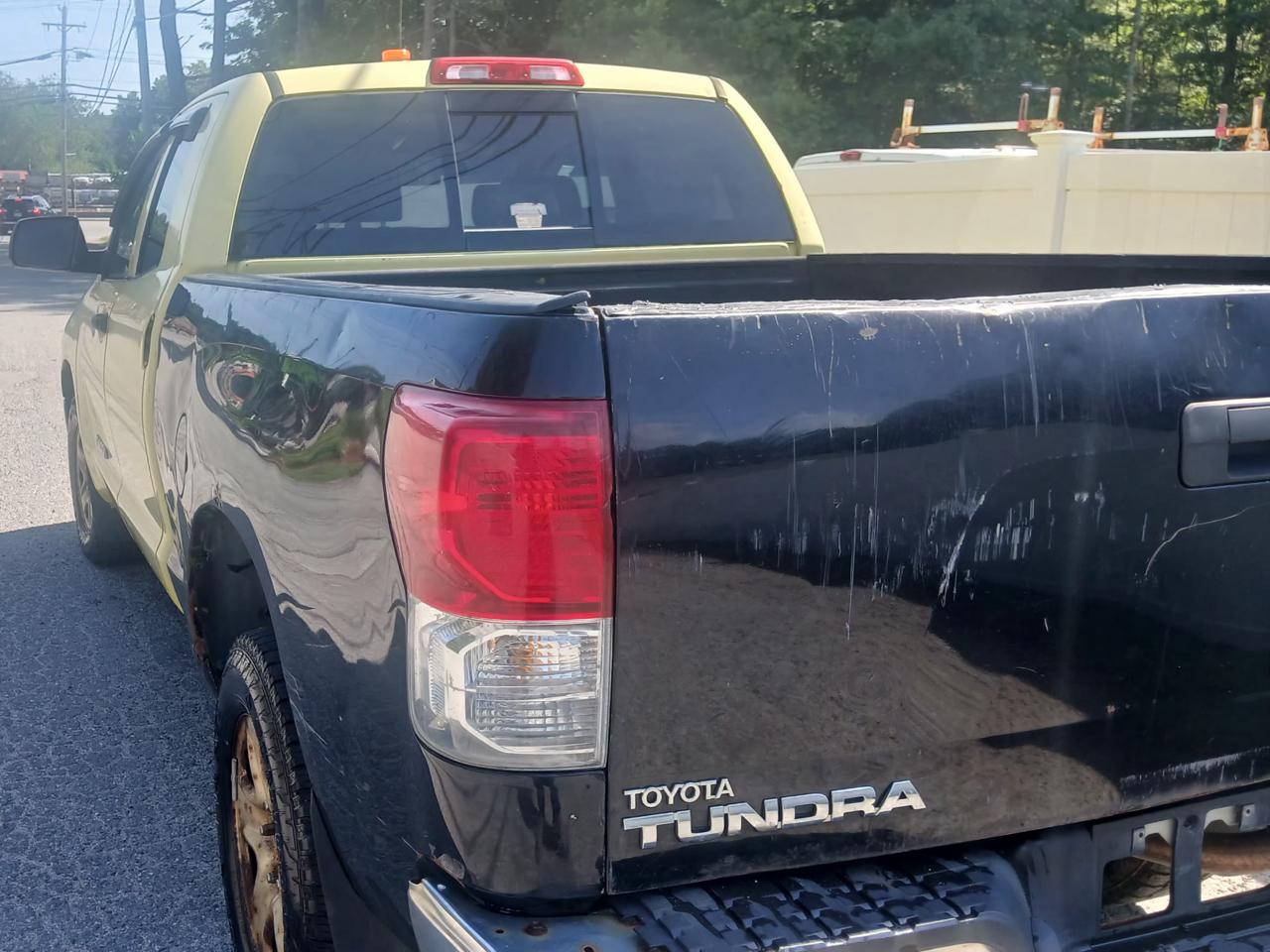 Toyota Tundra  2011