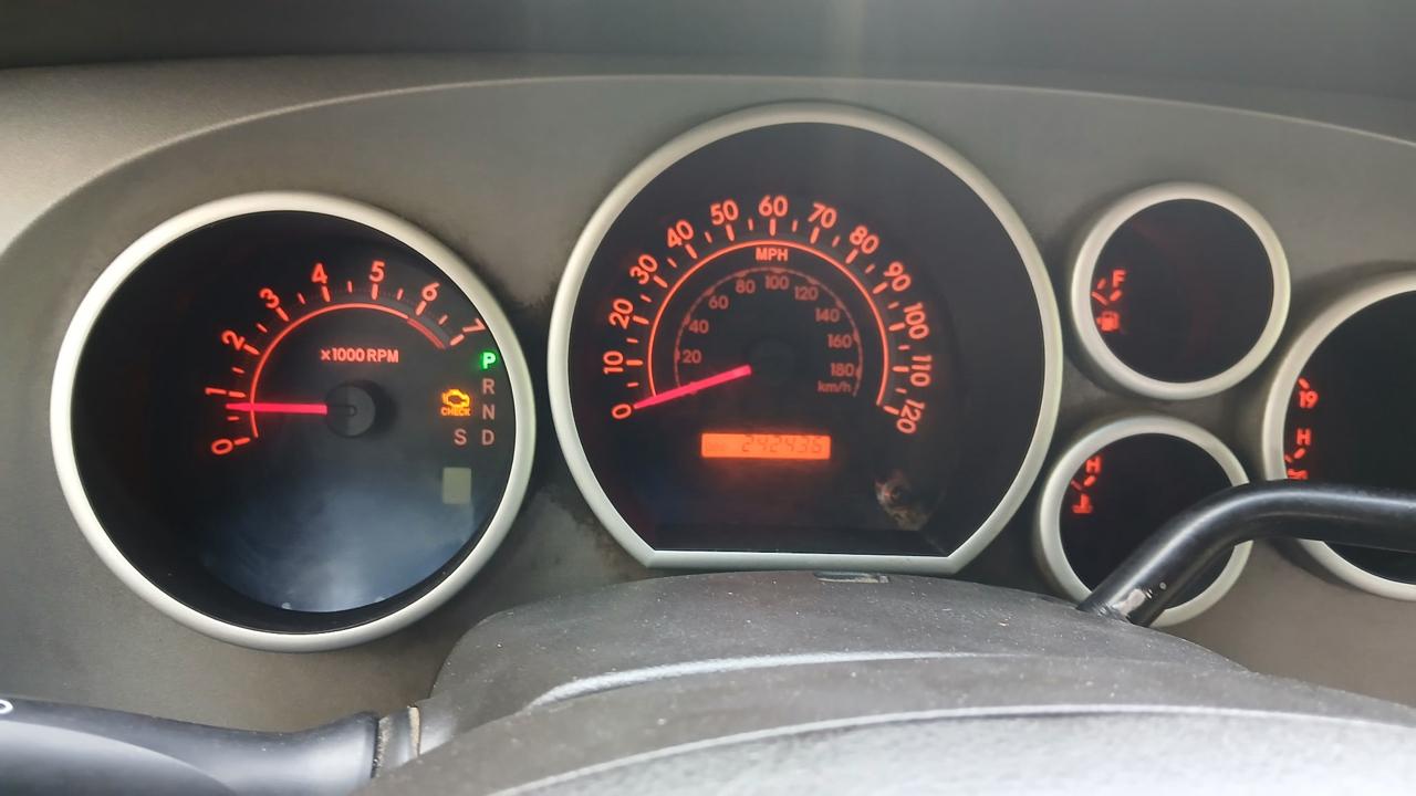 Toyota Tundra  2011