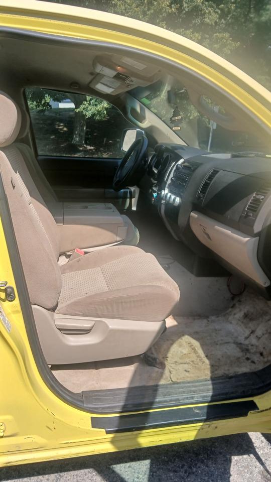 Toyota Tundra  2011