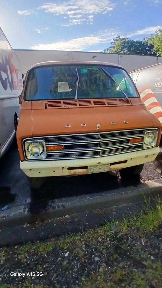 Dodge B Series Van/Wagon  1975