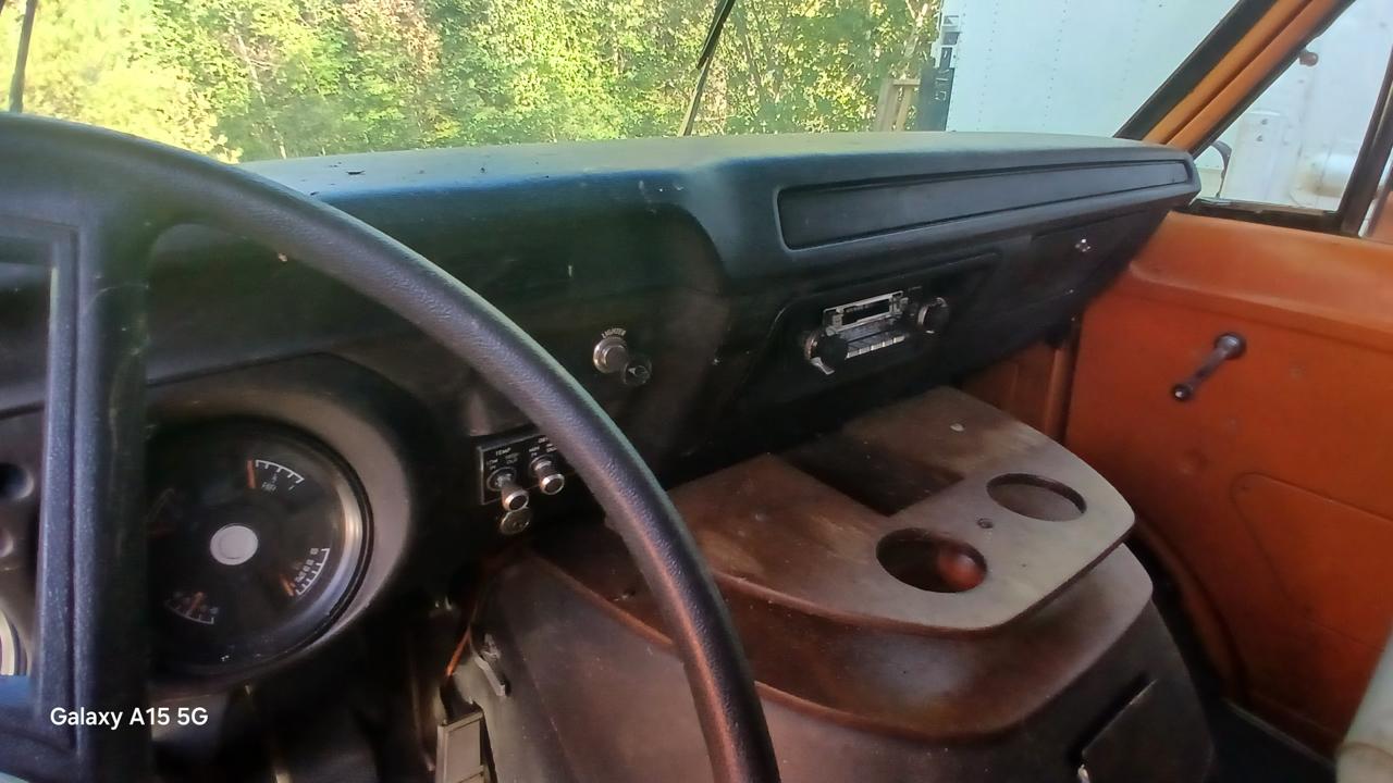 Dodge B Series Van/Wagon  1975