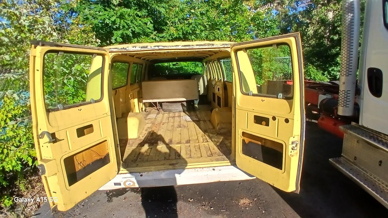 Plymouth Voyager  1976