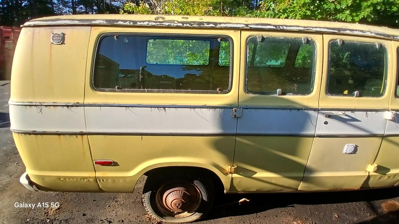 Plymouth Voyager  1976
