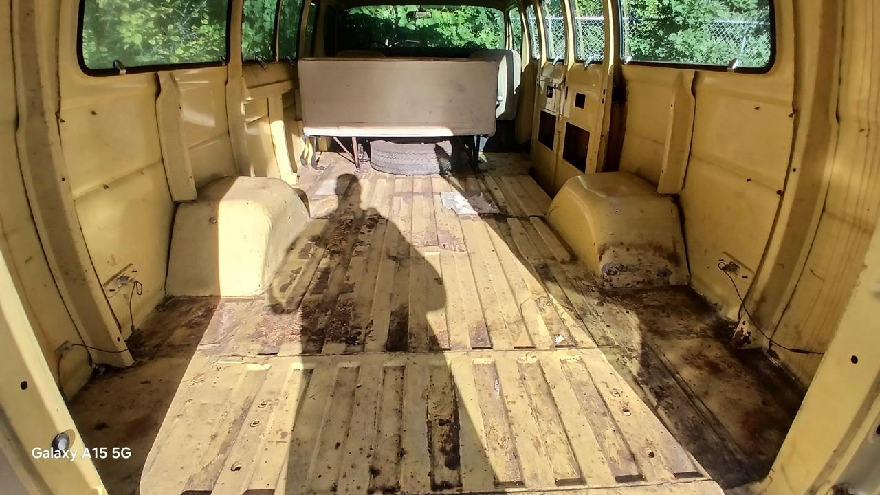 Plymouth Voyager  1976