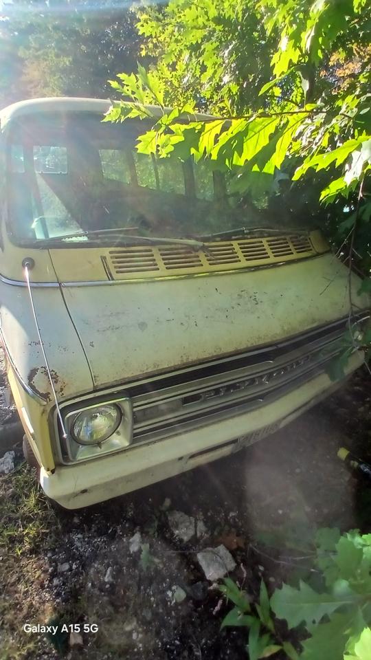 Plymouth Voyager  1976