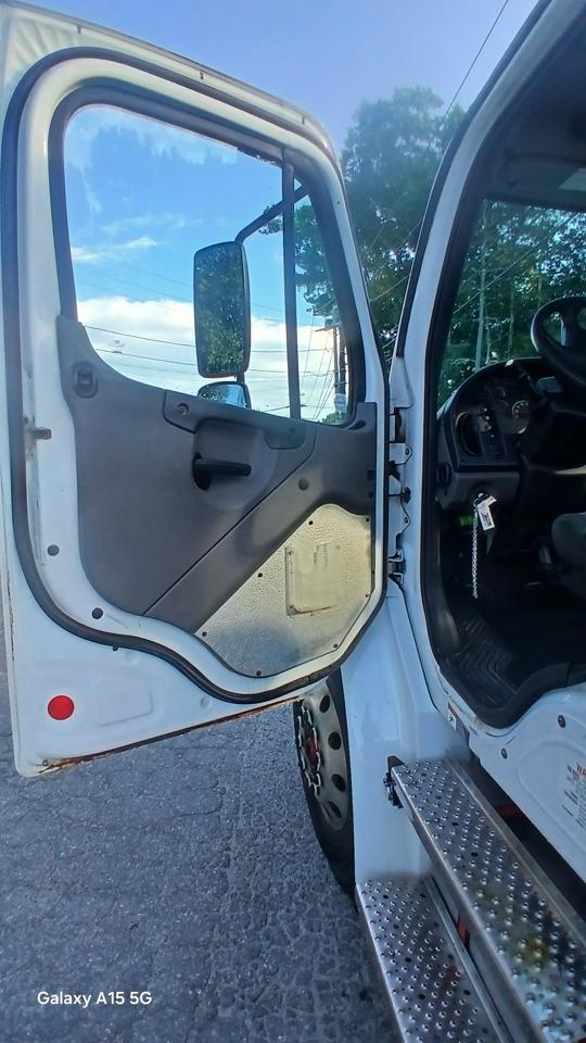 Freightliner M2  2018