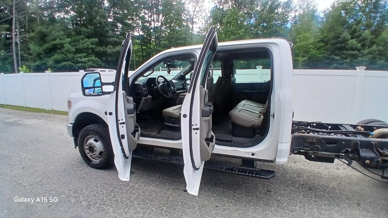 Ford Super Duty F-350 DRW XL 4WD Crew Cab 179" WB 60" CA 2020