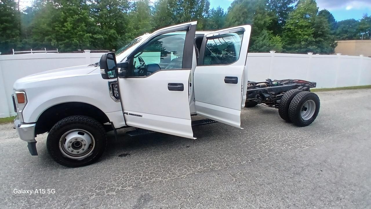 Ford Super Duty F-350 DRW XL 4WD Crew Cab 179" WB 60" CA 2020