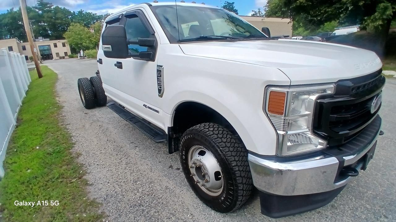 Ford Super Duty F-350 DRW XL 4WD Crew Cab 179" WB 60" CA 2020
