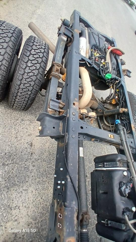 Ford Super Duty F-350 DRW XL 4WD Crew Cab 179" WB 60" CA 2020