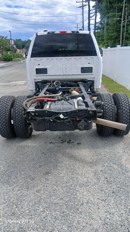 Ford Super Duty F-350 DRW XL 4WD Crew Cab 179" WB 60" CA 2020