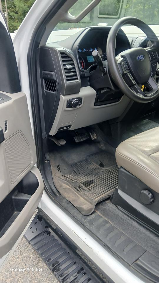 Ford Super Duty F-350 DRW XL 4WD Crew Cab 179" WB 60" CA 2020