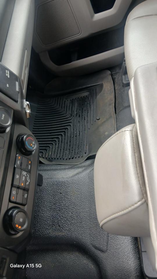 Ford Super Duty F-350 DRW XL 4WD Crew Cab 179" WB 60" CA 2020