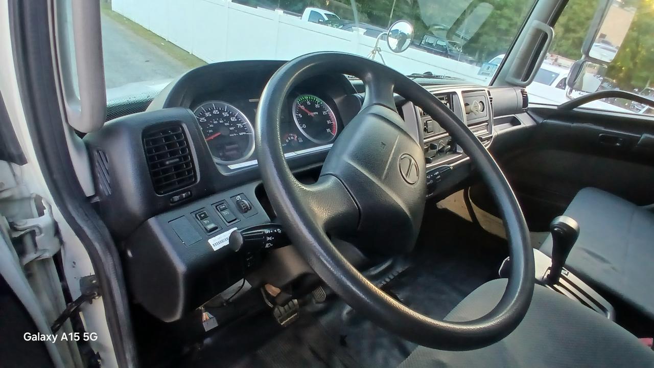 Hino 268A  2012