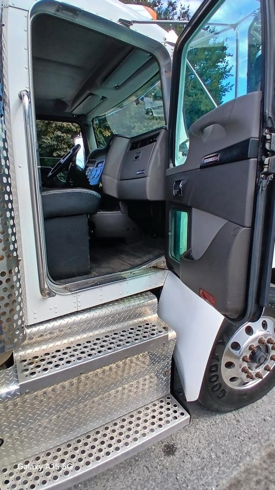 Kenworth T370  2013