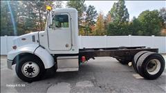 2003 Peterbilt 330 