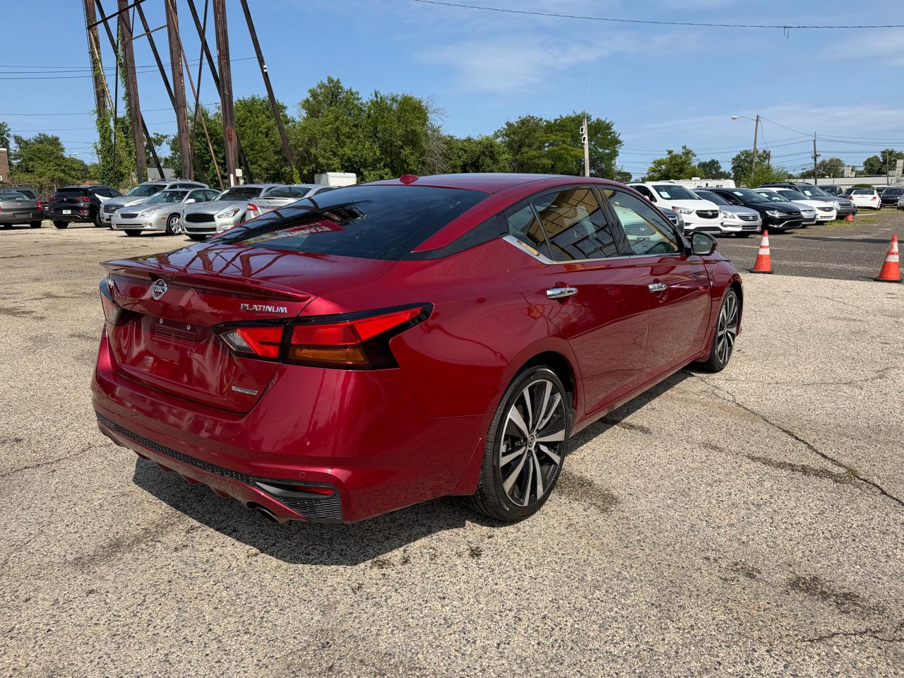 Nissan Altima 2.0 Platinum Sedan 2020