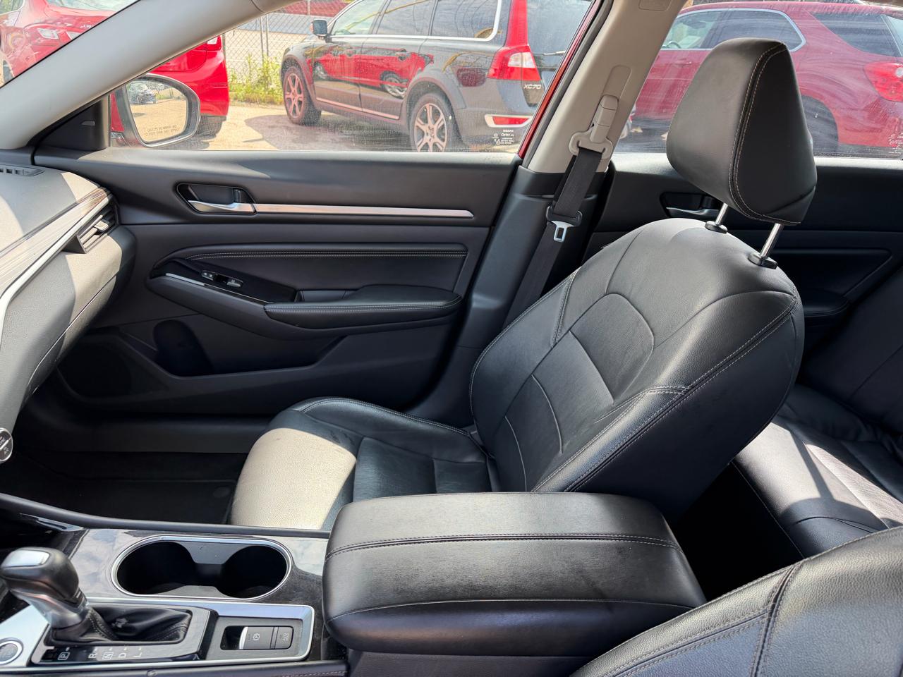 Nissan Altima 2.0 Platinum Sedan 2020