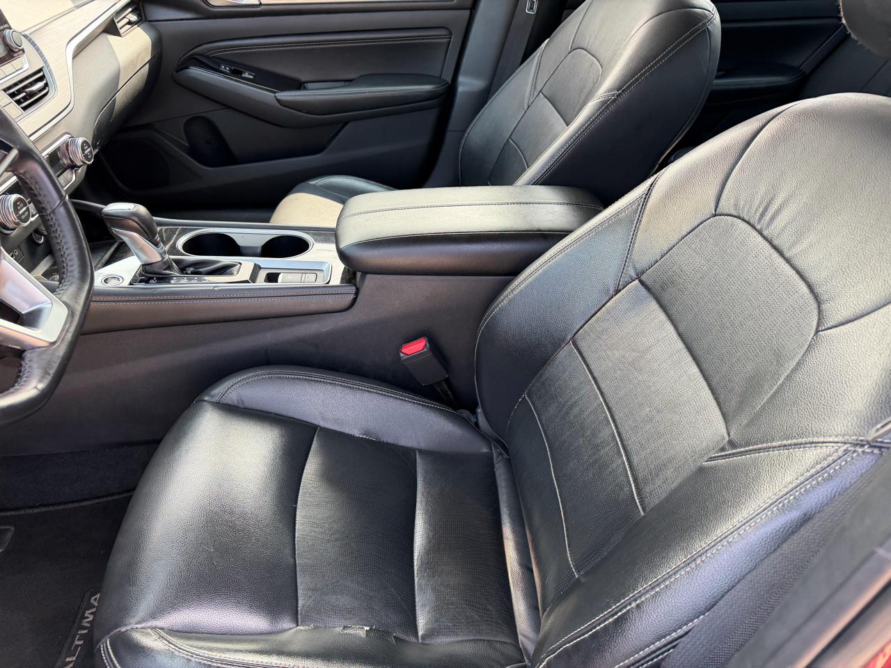 Nissan Altima 2.0 Platinum Sedan 2020