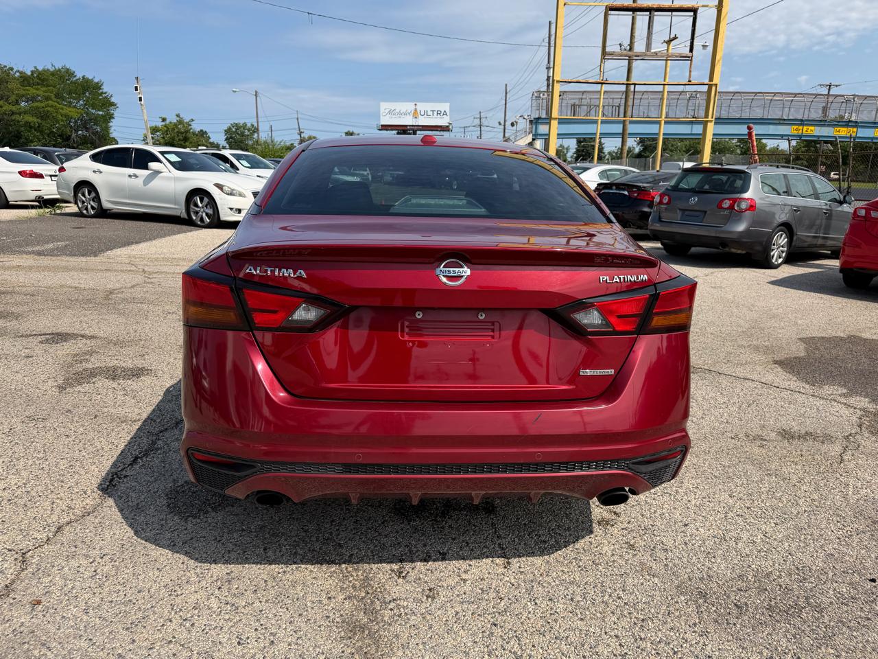Nissan Altima 2.0 Platinum Sedan 2020