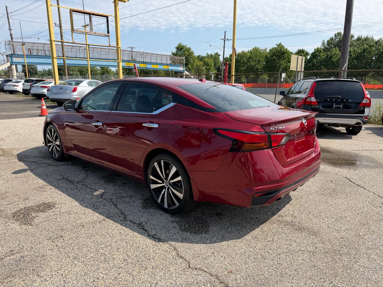 Nissan Altima 2.0 Platinum Sedan 2020