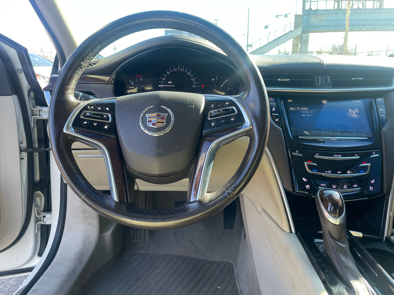 Cadillac XTS 4dr Sdn Luxury AWD 2013