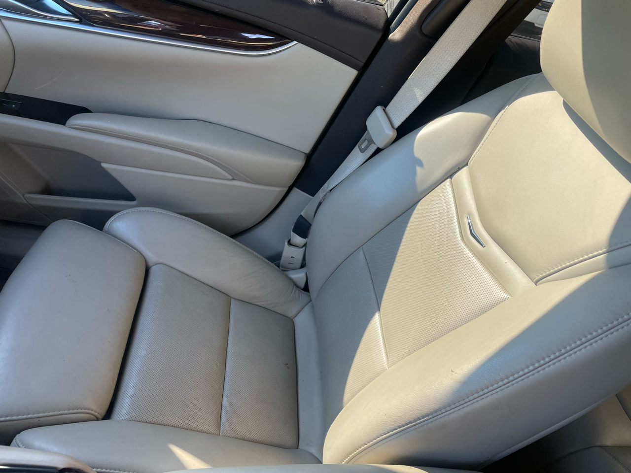 Cadillac XTS 4dr Sdn Luxury AWD 2013