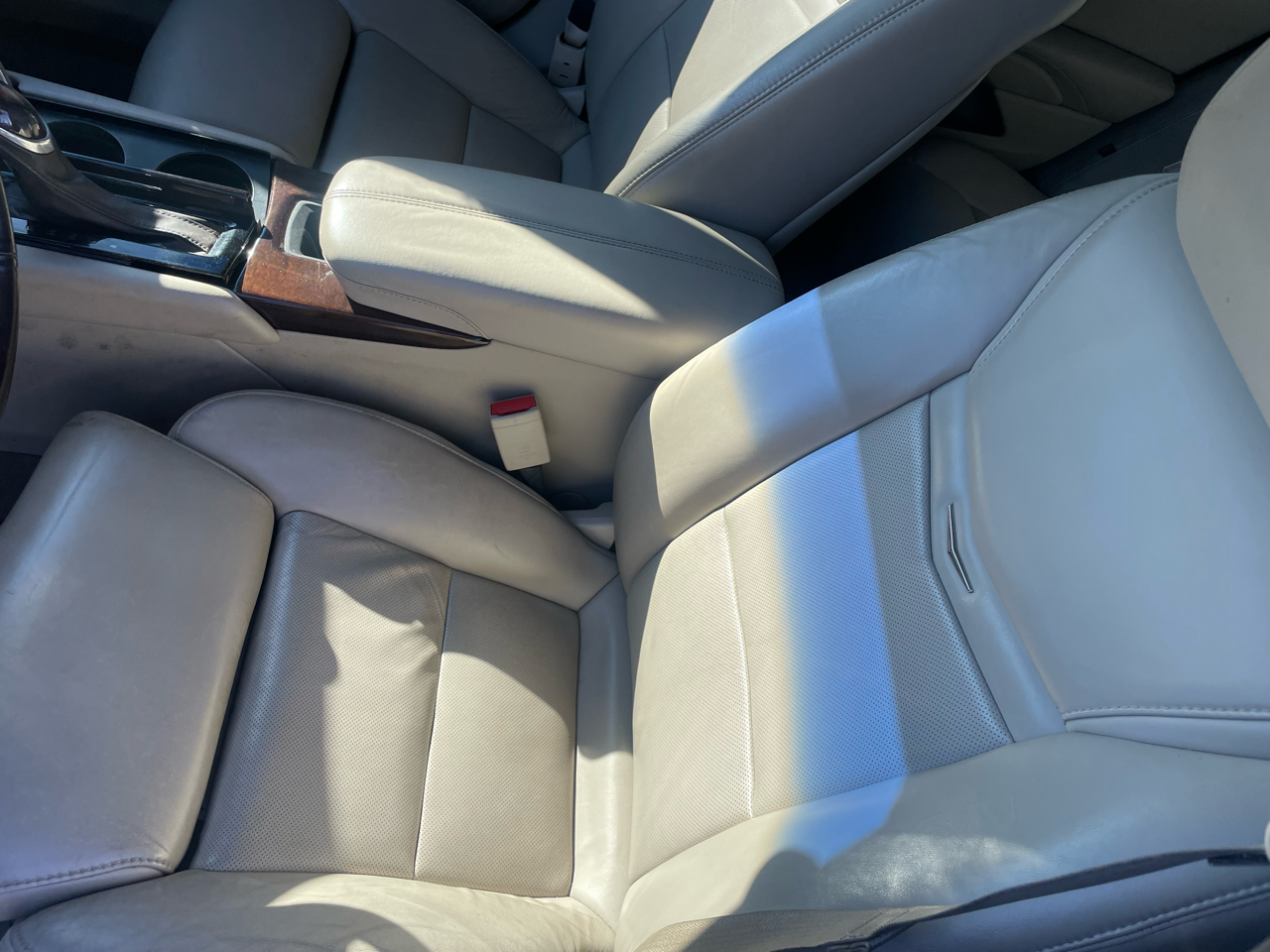 Cadillac XTS 4dr Sdn Luxury AWD 2013