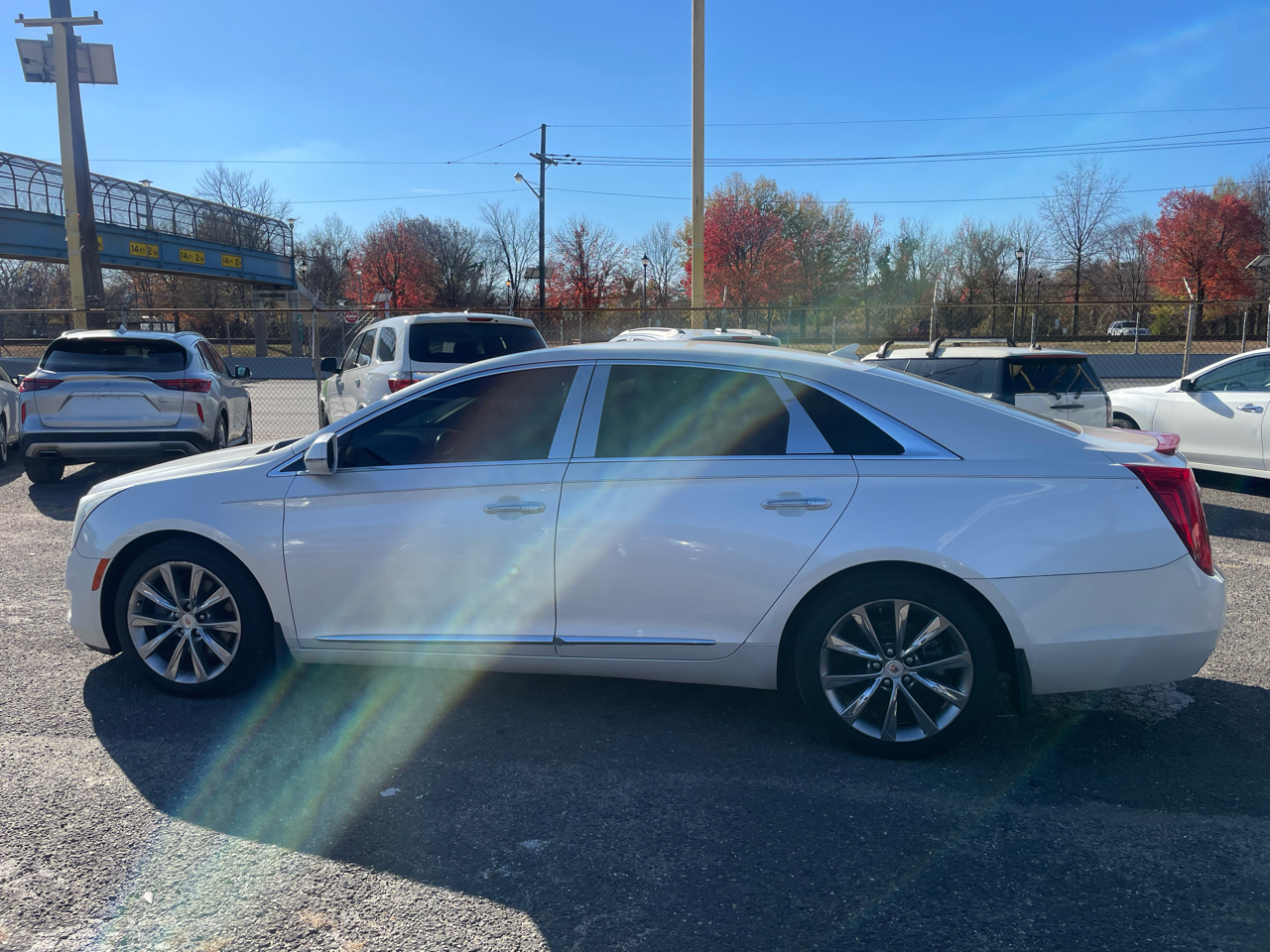 Cadillac XTS 4dr Sdn Luxury AWD 2013