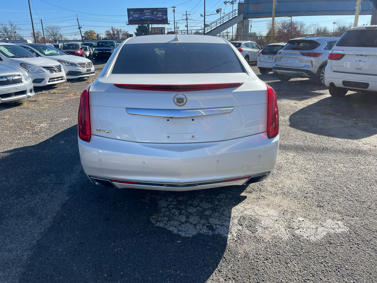 Cadillac XTS 4dr Sdn Luxury AWD 2013