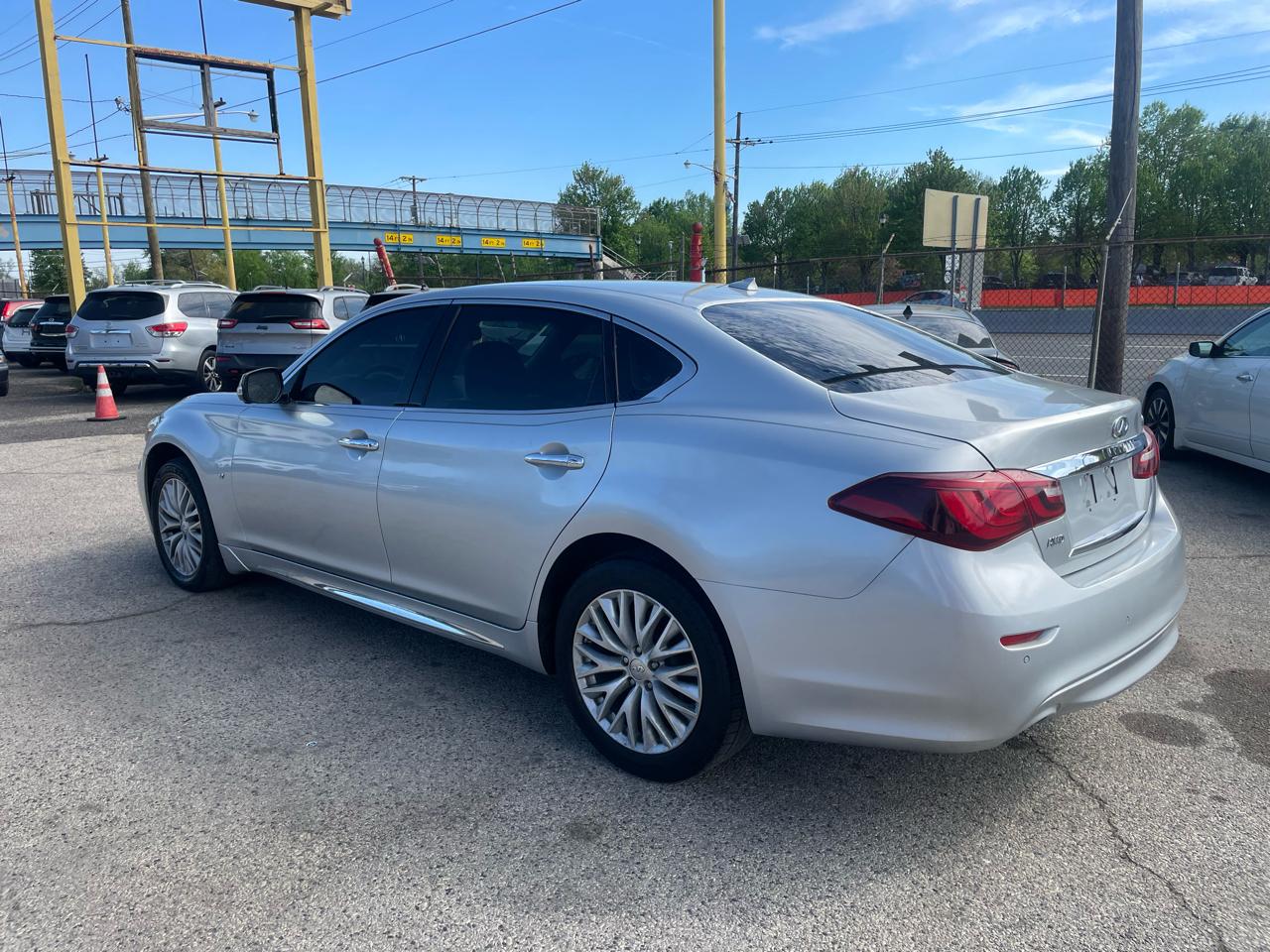 Infiniti Q70L 4dr Sdn V6 AWD 2015