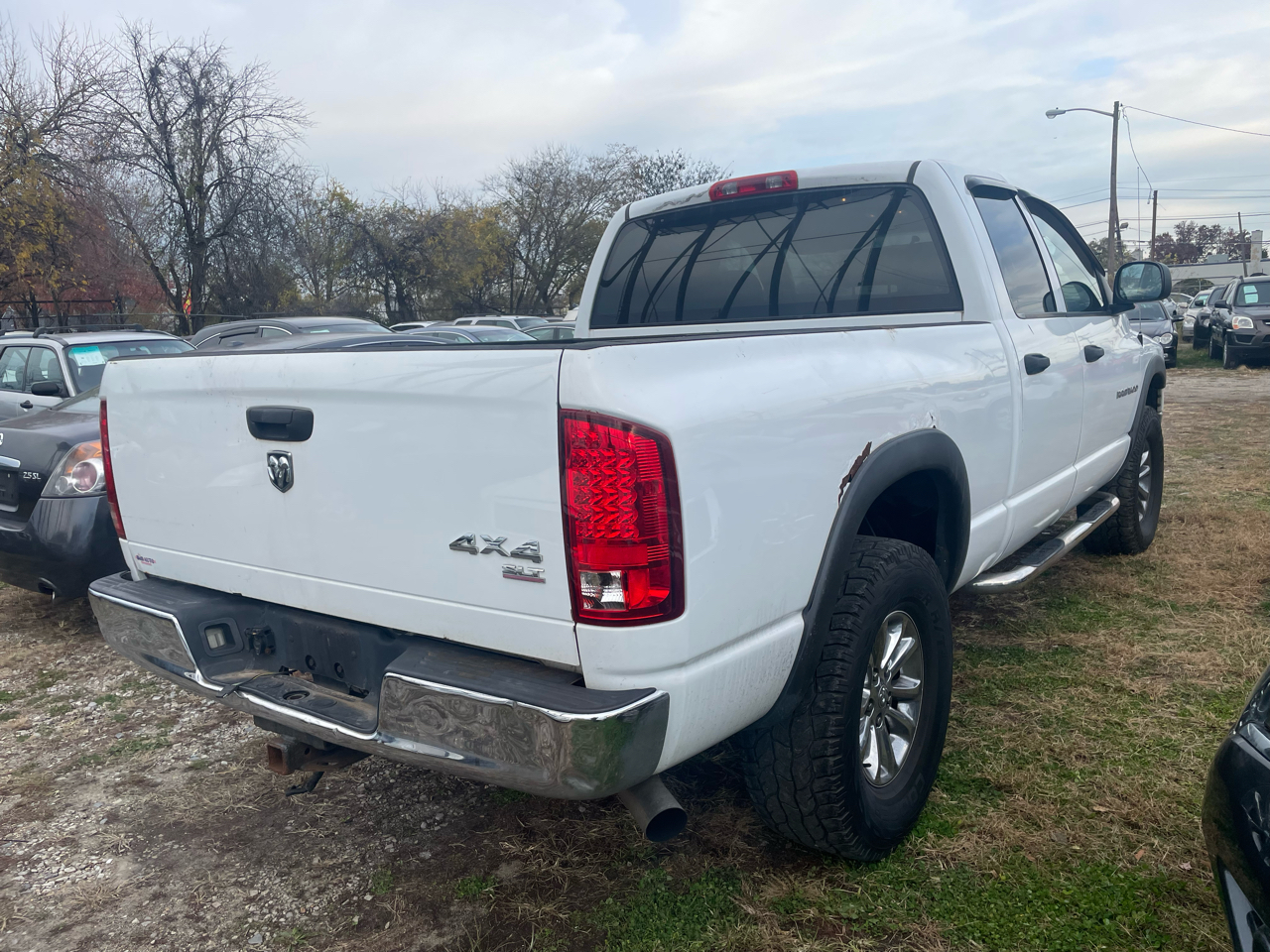 Dodge Ram 1500 4dr Quad Cab 140.5" WB 4WD SLT 2005