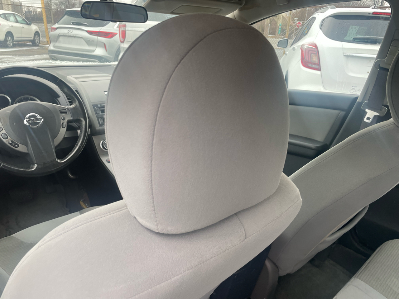 Nissan Sentra 4dr Sdn I4 CVT 2.0 S 2011