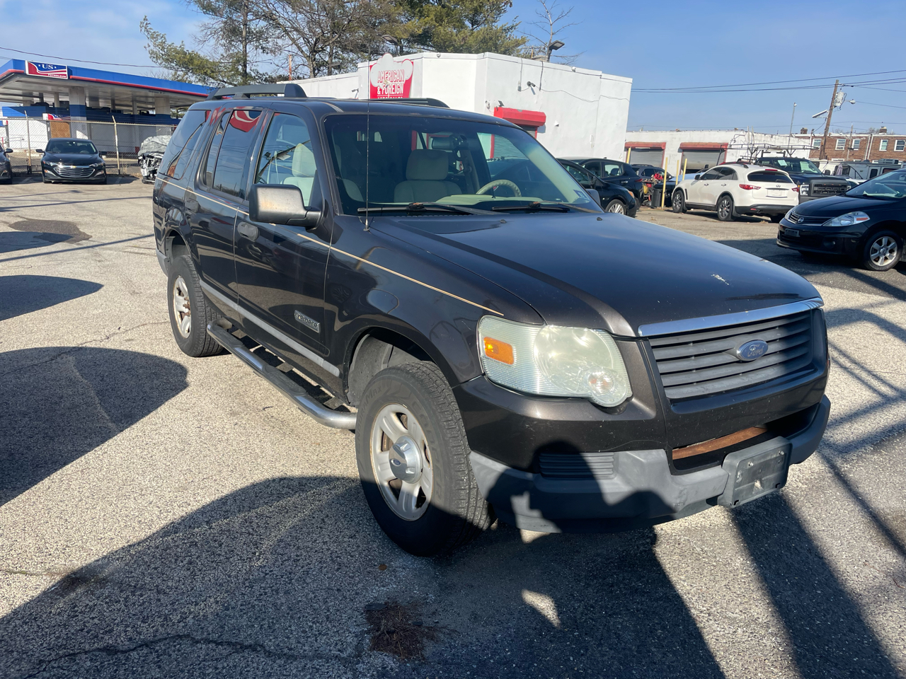 Ford Explorer 4dr 114" WB 4.0L XLS 4WD 2006