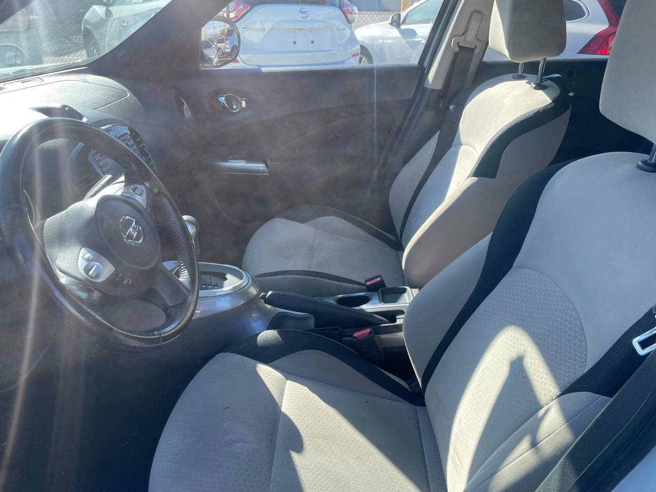 Nissan Juke 5dr Wgn I4 CVT SV AWD 2011