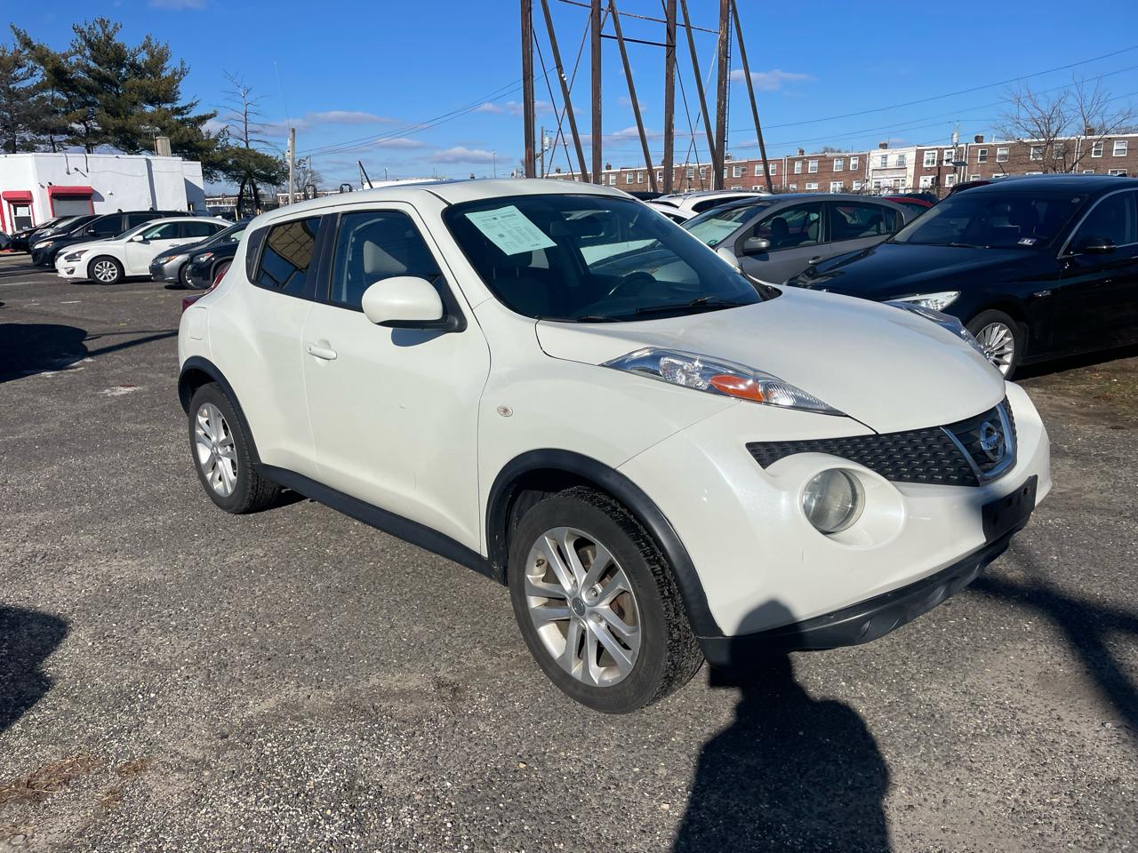 Nissan Juke 5dr Wgn I4 CVT SV AWD 2011