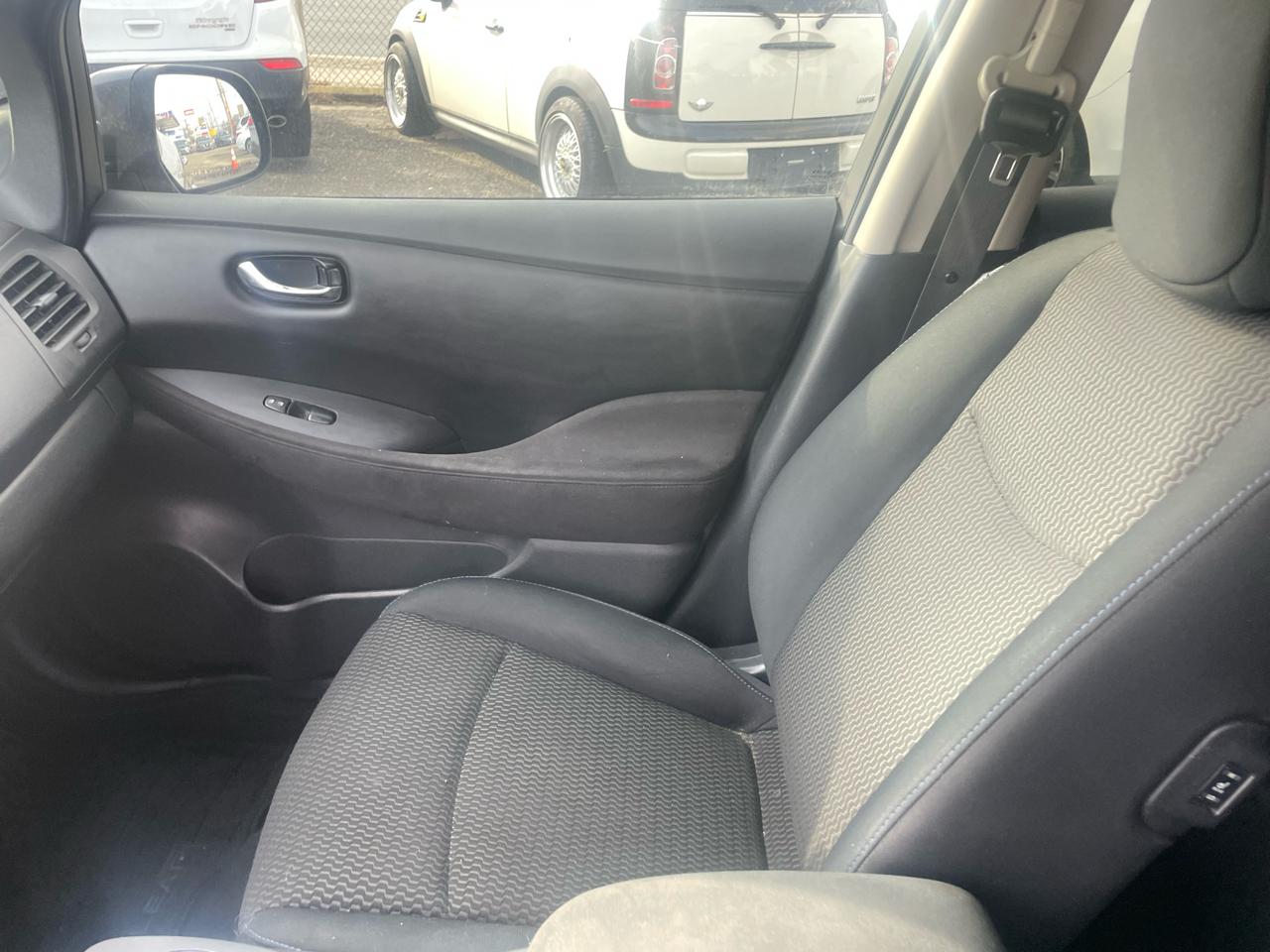 Nissan Leaf 4dr HB S 2013