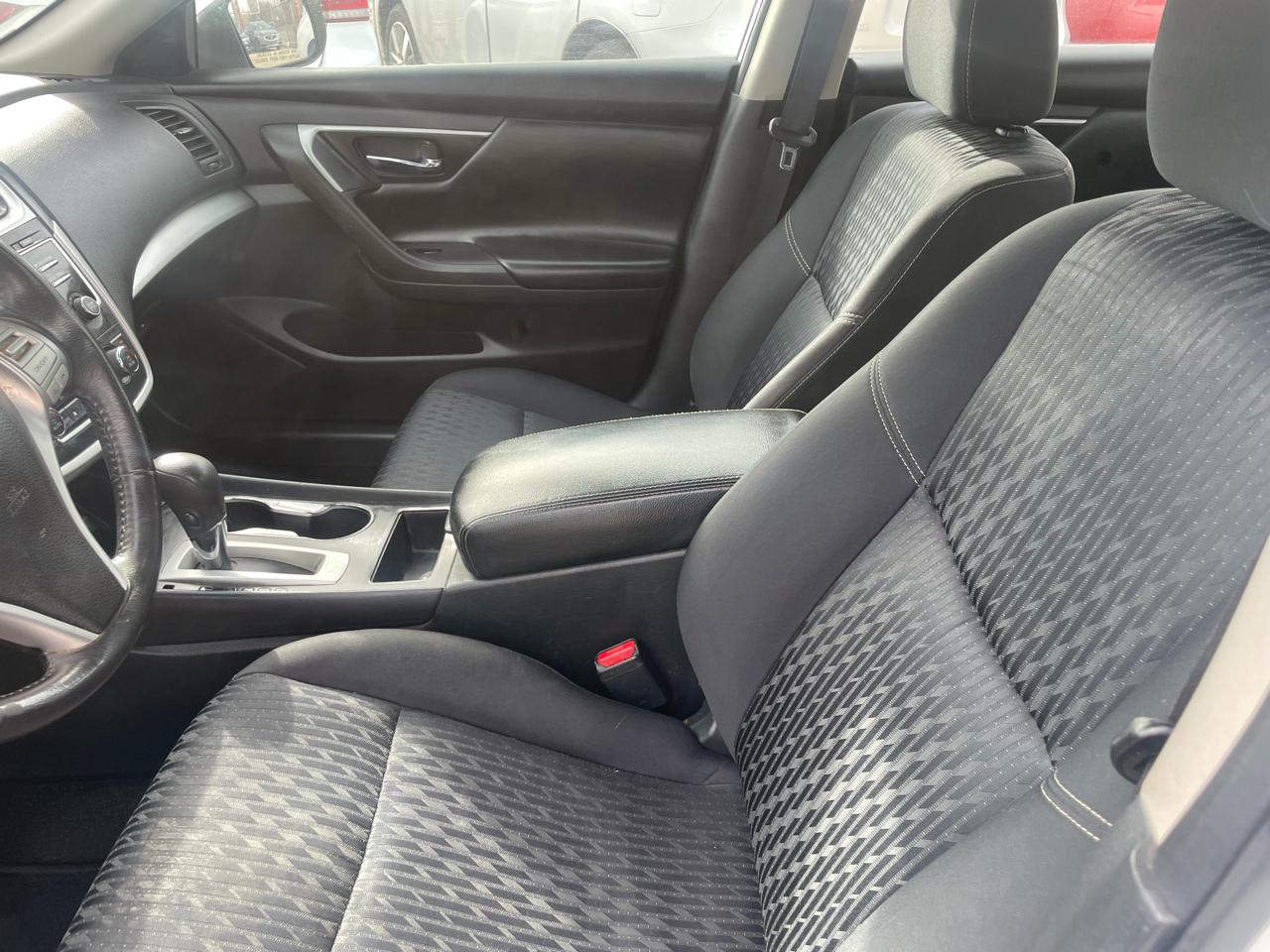 Nissan Altima 2.5 SV Sedan 2017