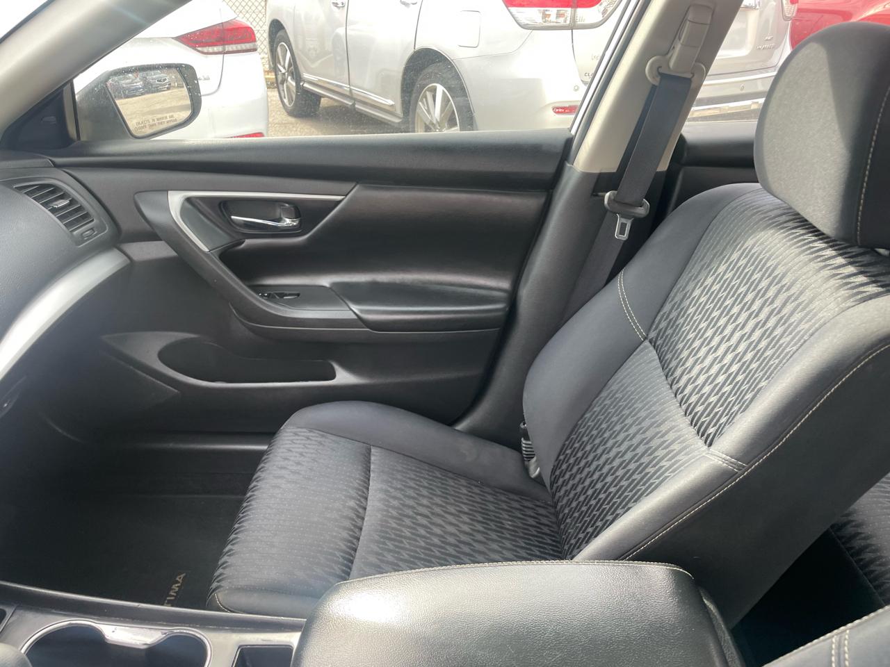 Nissan Altima 2.5 SV Sedan 2017