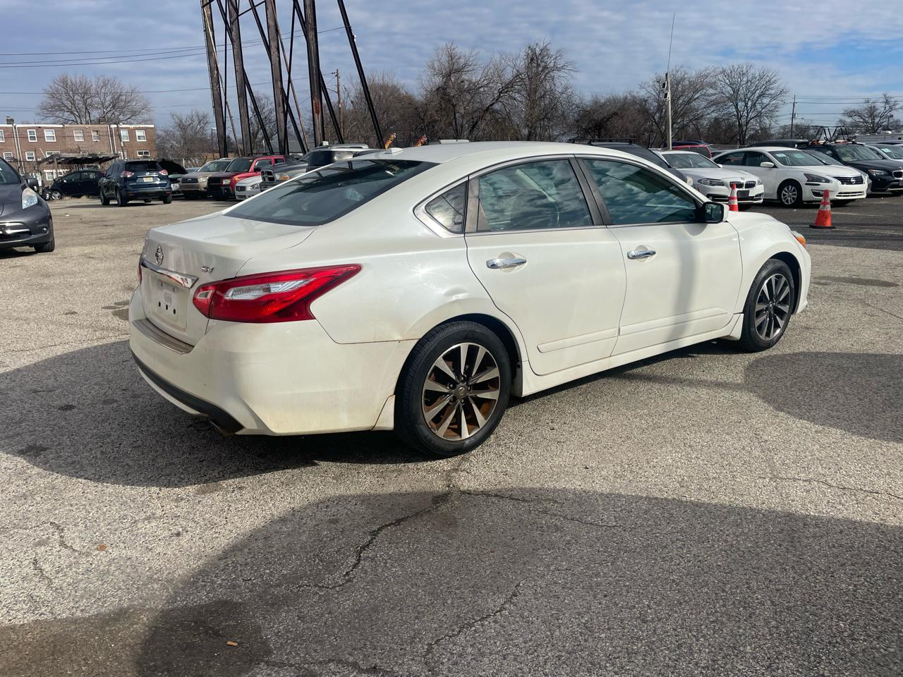 Nissan Altima 2.5 SV Sedan 2017