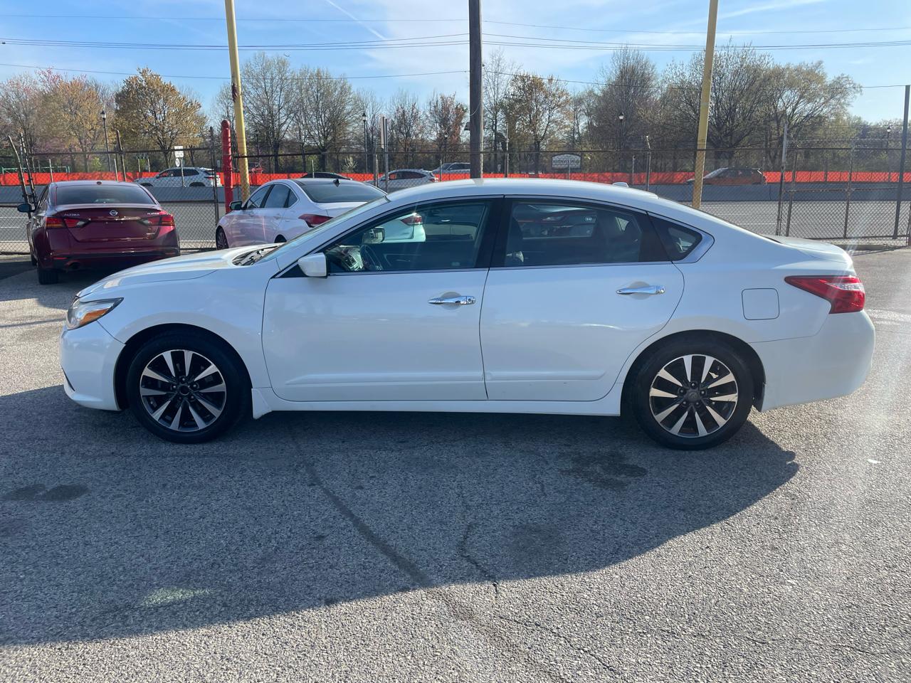 Nissan Altima 2.5 SV Sedan 2017