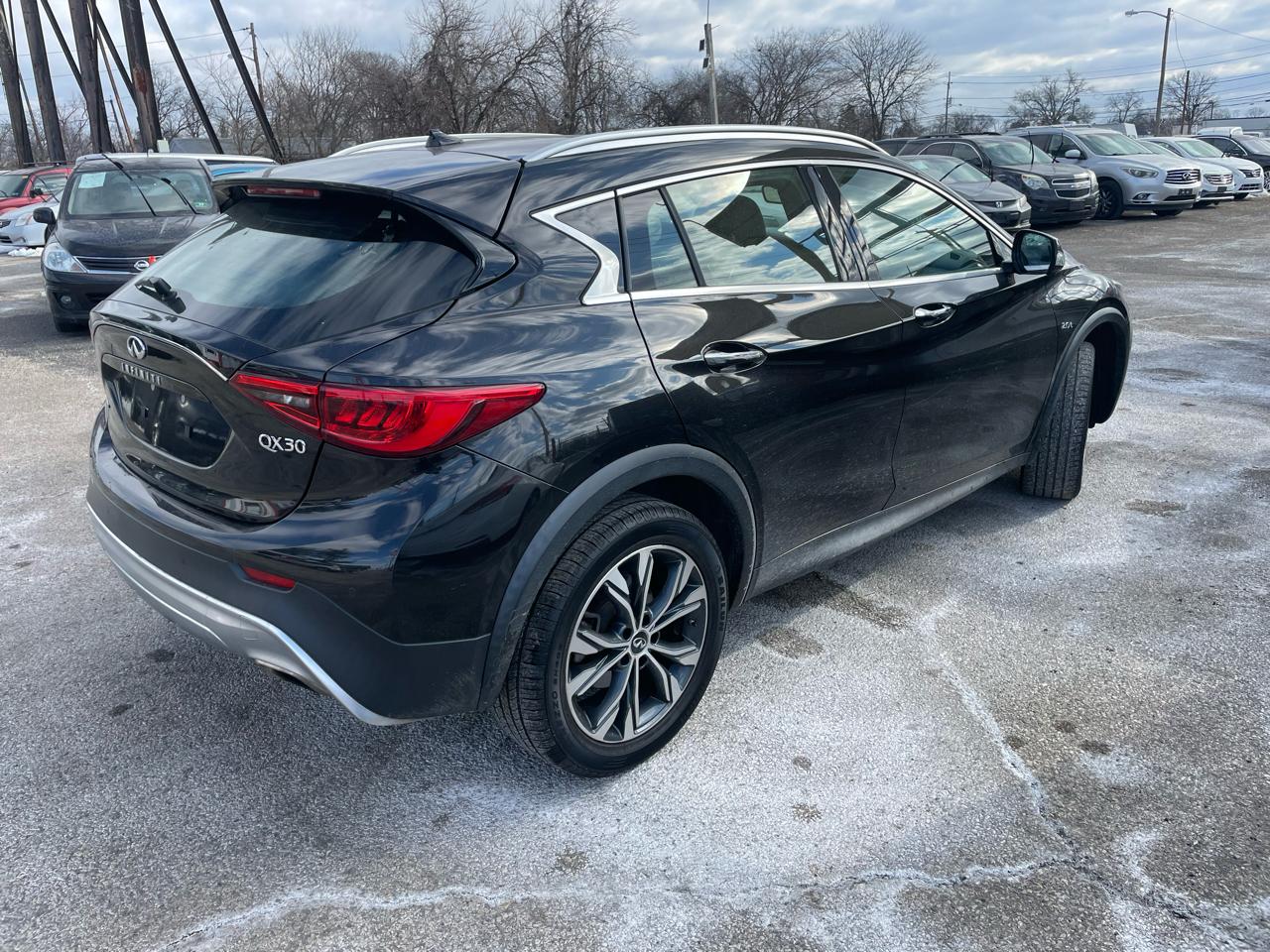 Infiniti QX30 2018.5 ESSENTIAL AWD 2018