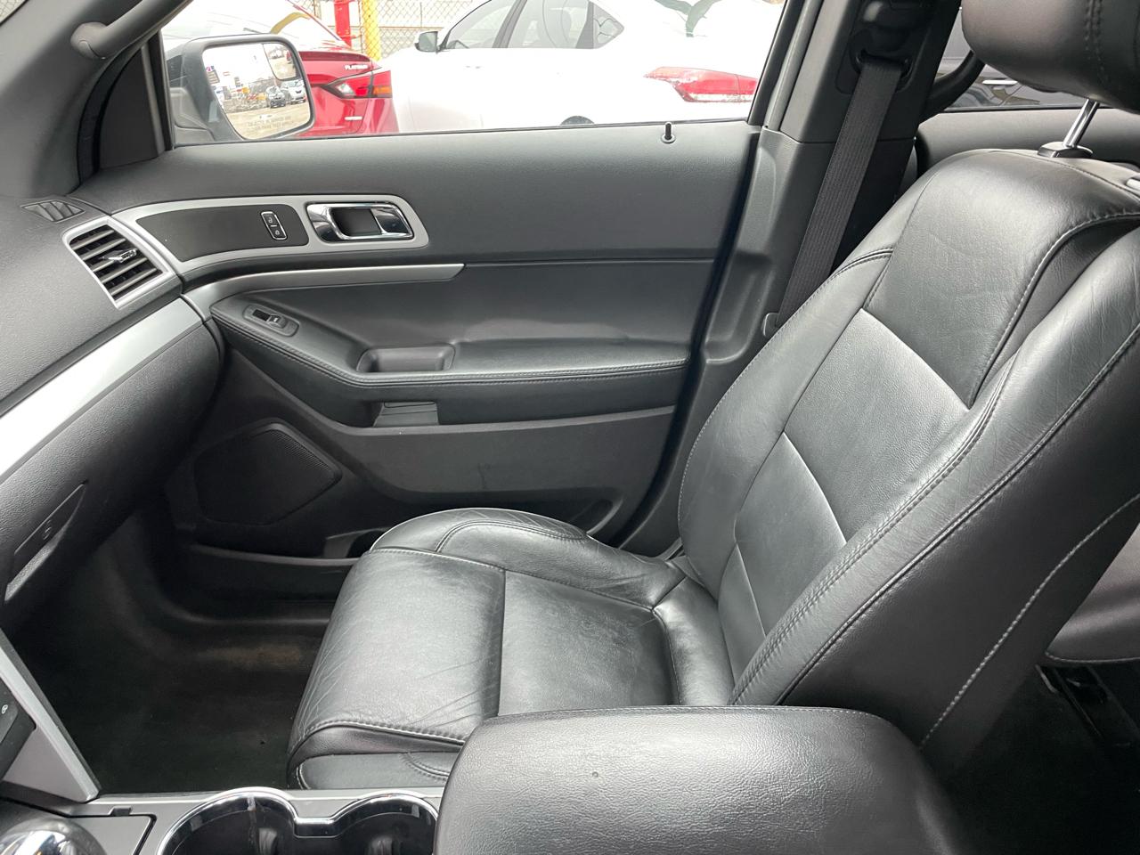 Ford Explorer 4WD 4dr XLT 2014